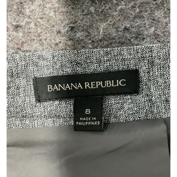 Casual Banana Republic Gray Women's Skirt with Zipper Accent - Picture 3 of 5